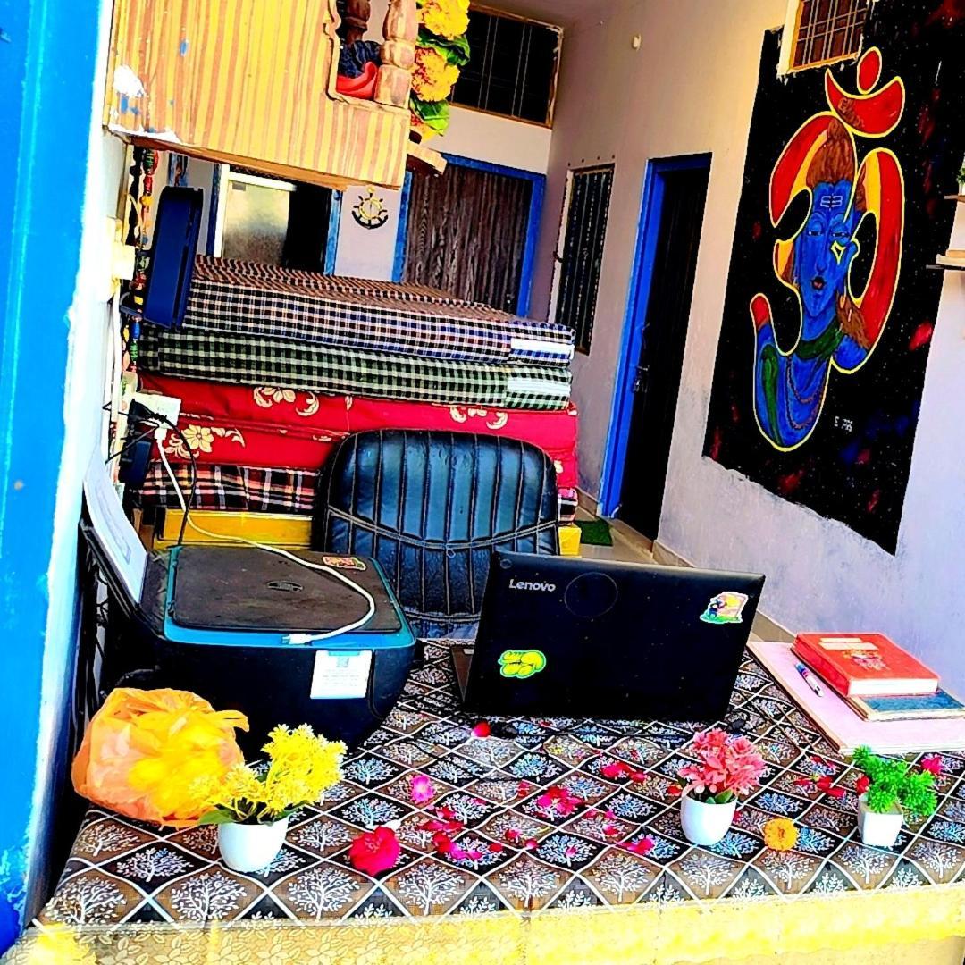 Veera'S Hostel Пушкар Экстерьер фото