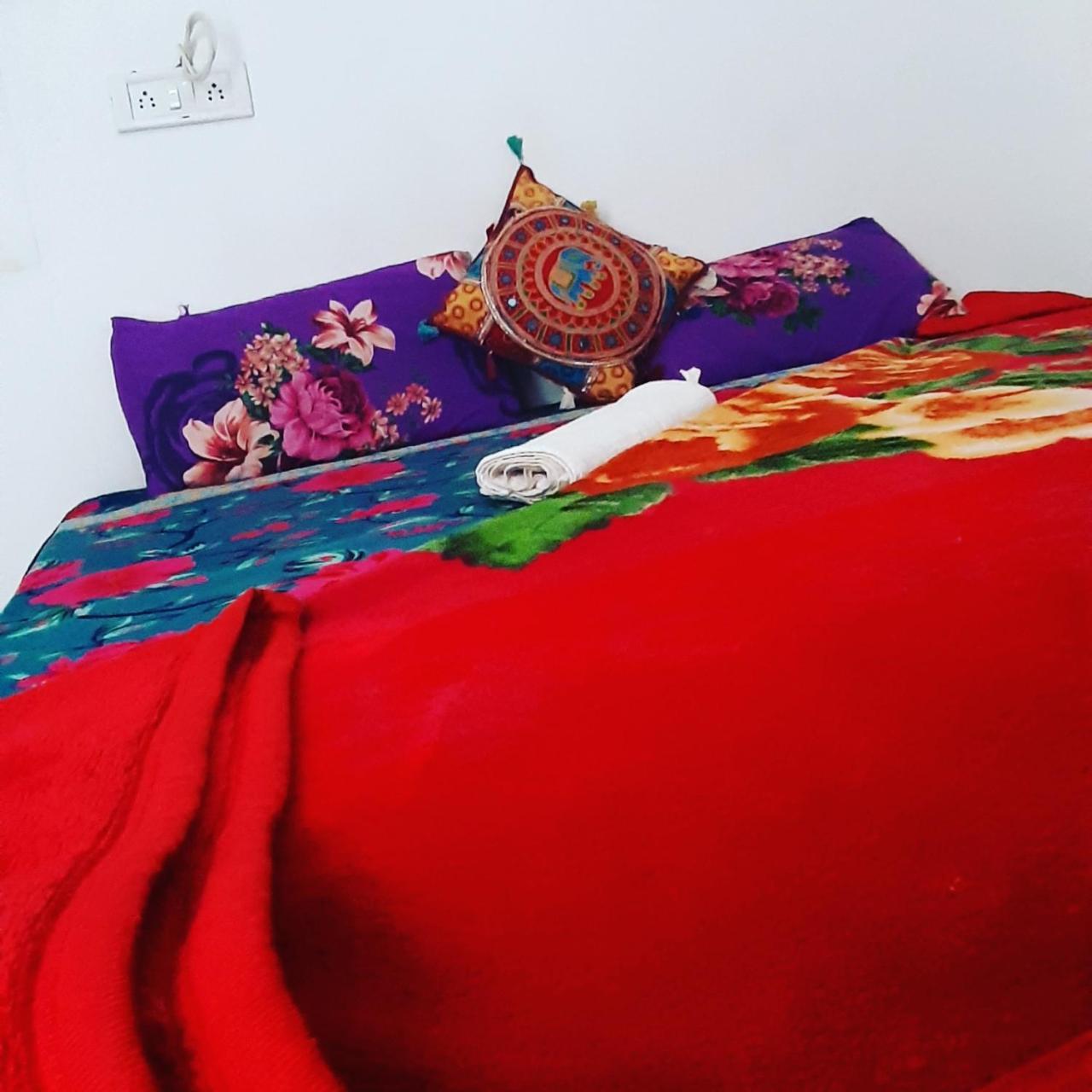 Veera'S Hostel Пушкар Экстерьер фото
